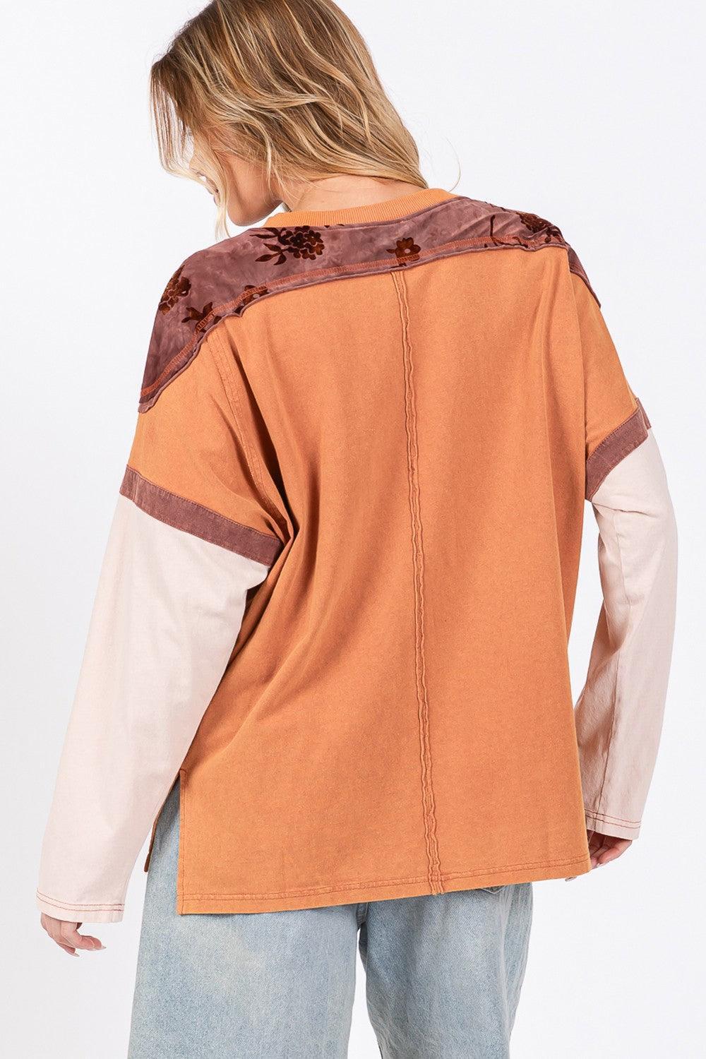 T-shirt à manches longues et blocs de couleurs avec patch étoile SAGE + FIG