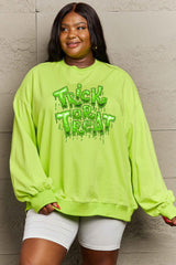 Sweat-shirt graphique Trick or Treat en taille réelle Simply Love