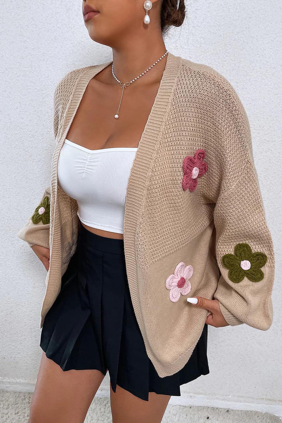 Cardigan ouvert sur le devant à épaules tombantes et appliqués floraux