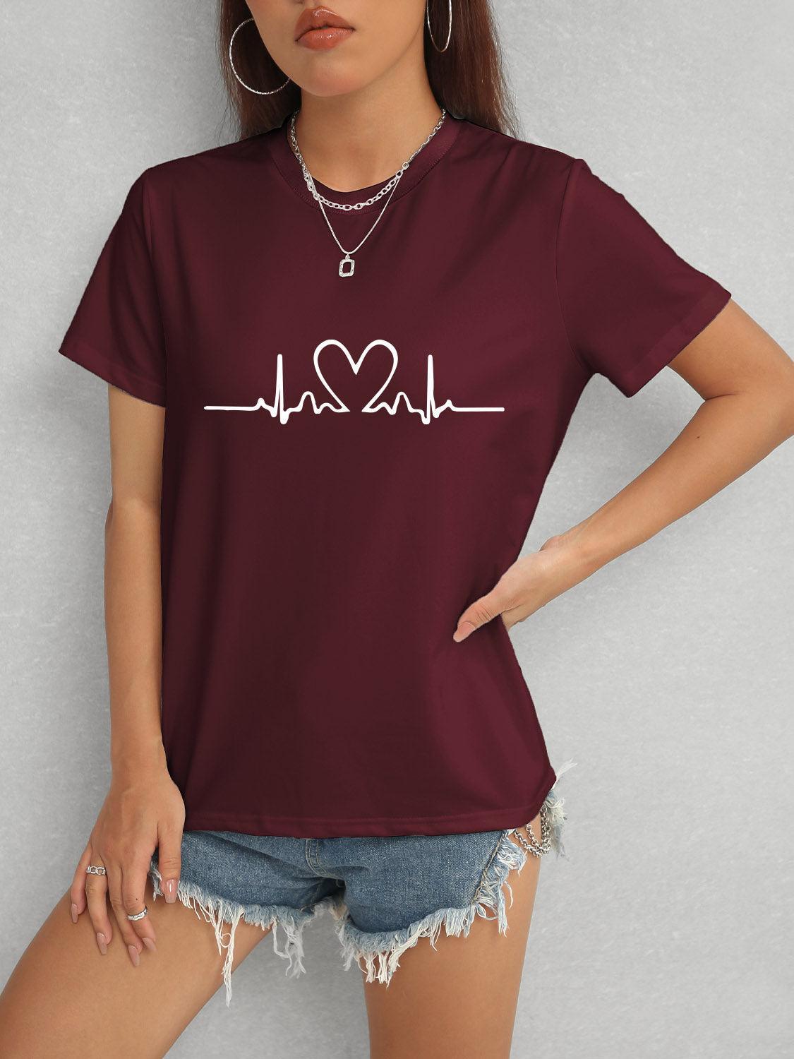 T-shirt à manches courtes et col rond avec motif cœur
