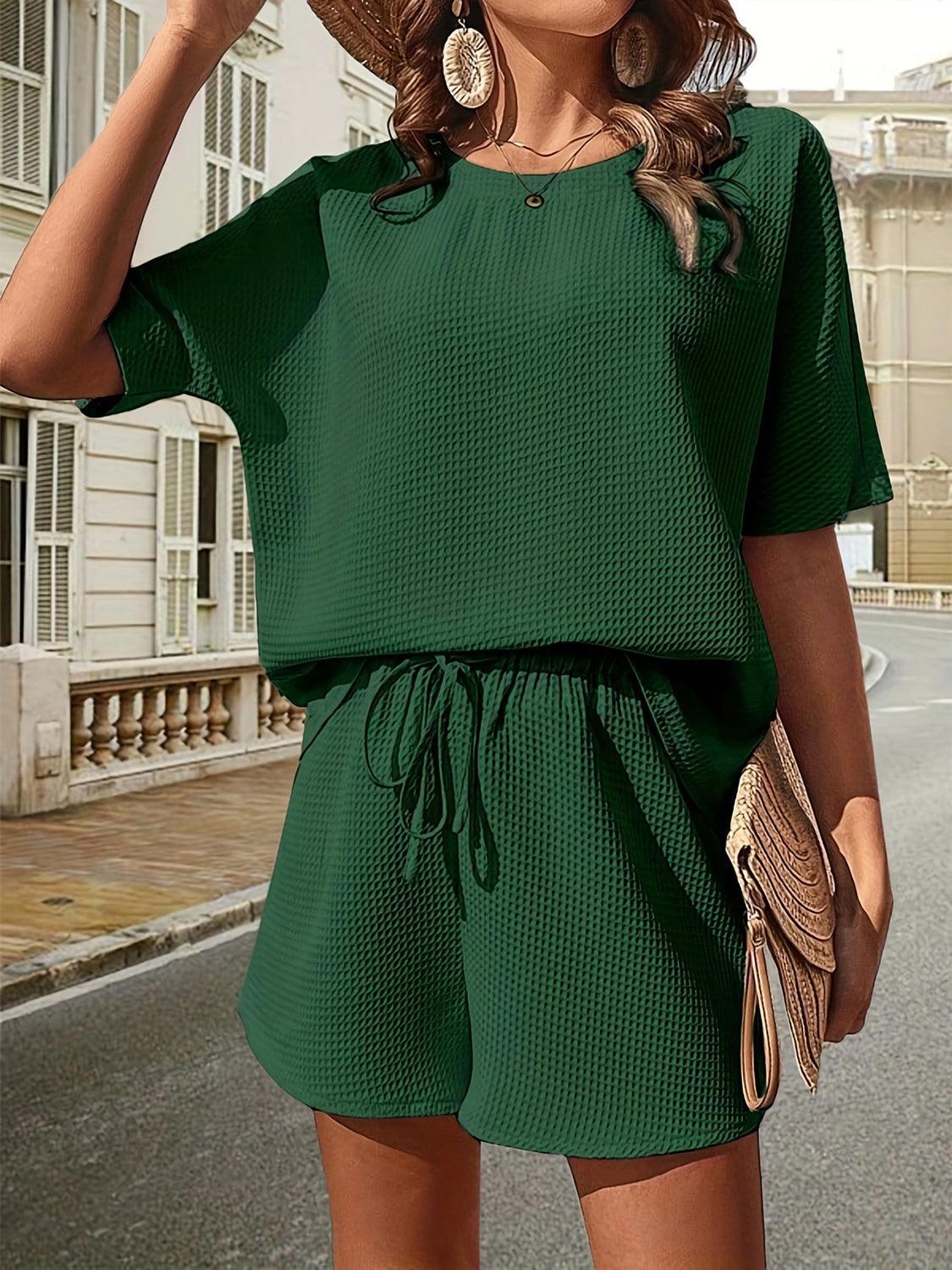 Ensemble haut à manches courtes et short en tricot gaufré
