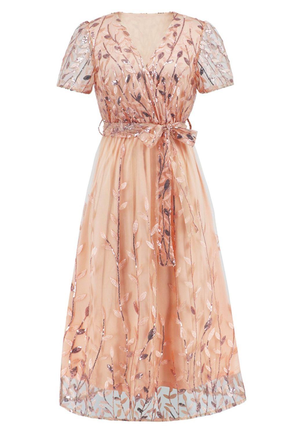 Robe à manches courtes avec broderie de feuilles à sequins et nœud sur le devant
