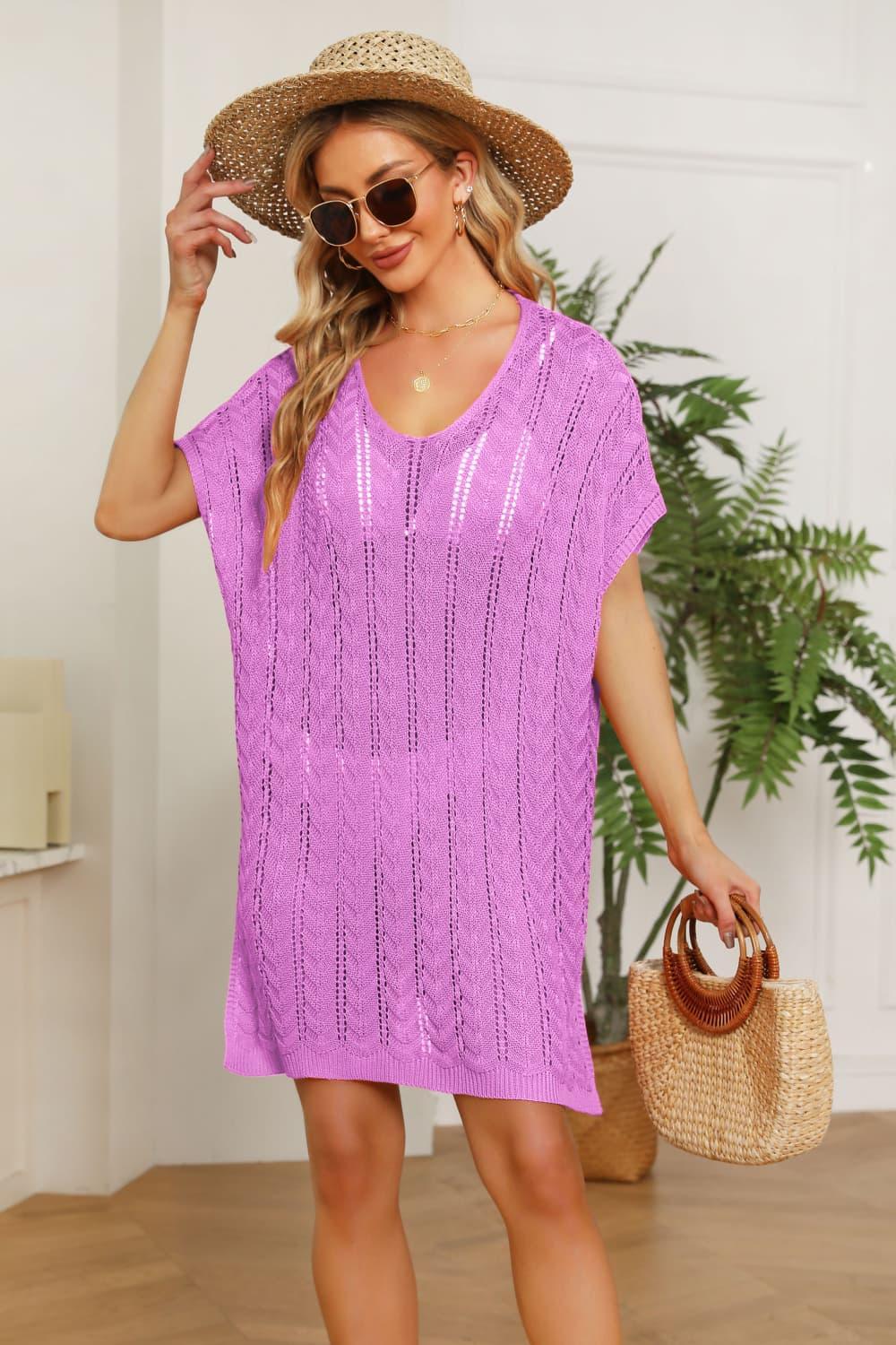Robe en maille ajourée avec fente latérale