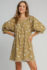 Robe en jean à col rond et imprimé floral à ourlet brut Umgee