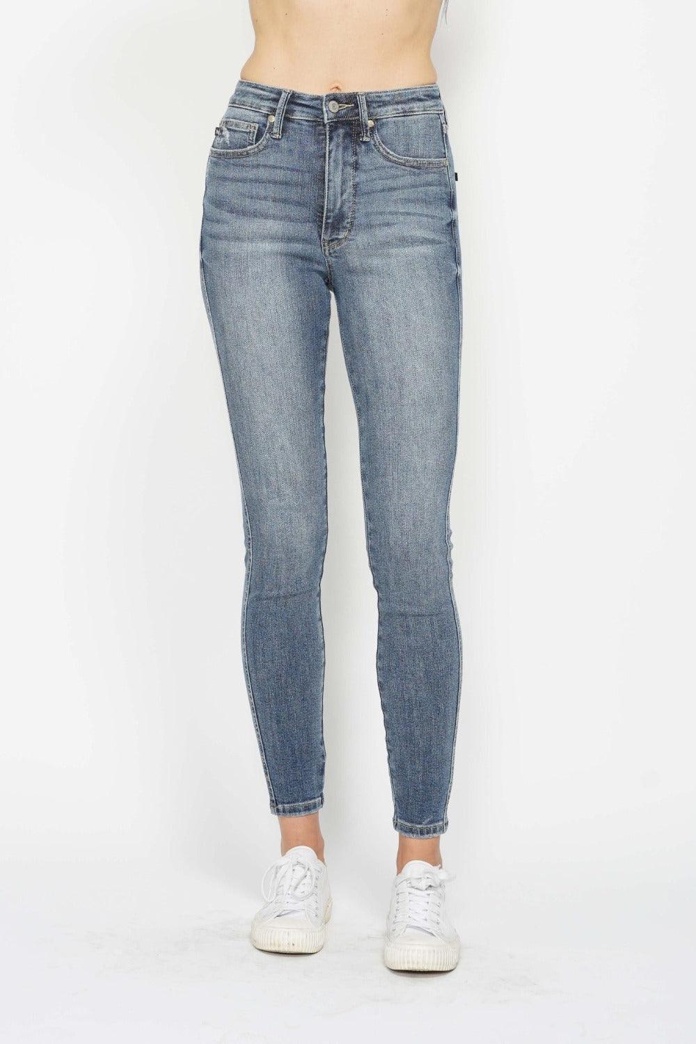 Jean skinny taille haute Judy Blue à effet gainant et délavé contrasté