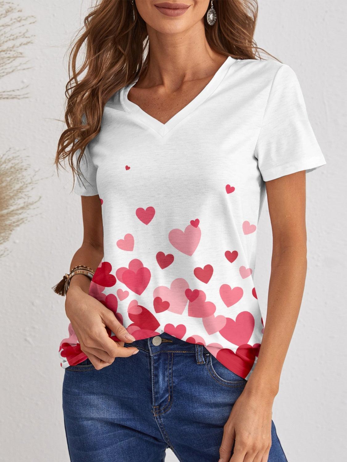 T-shirt à manches courtes et col en V avec motif cœur