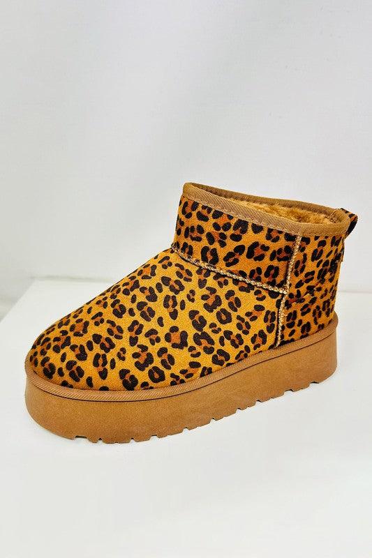 Bottines à plateforme et bout rond en daim léopard WILD DIVA
