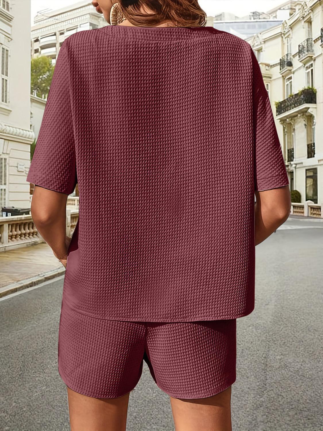 Ensemble haut à manches courtes et short en tricot gaufré