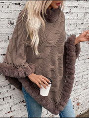Poncho en tricot torsadé à ourlet flou