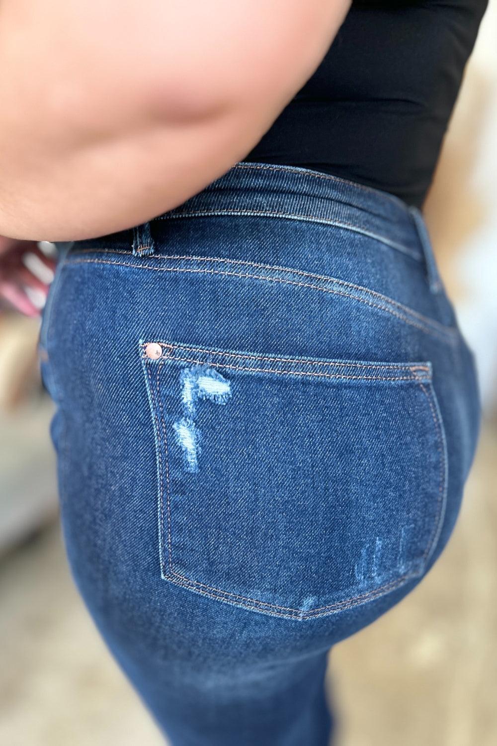 Jean droit taille haute rigide Judy Blue à effet destroy