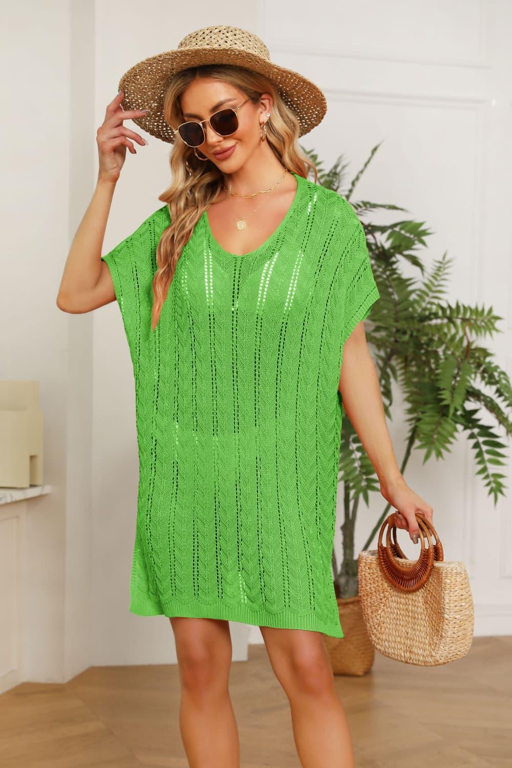 Robe en maille ajourée avec fente latérale