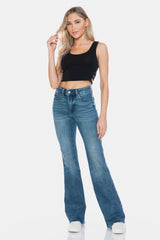 Jean évasé taille haute Judy Blue avec ourlet coupé et effet gainant