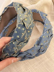 Bandeau large tressé en denim avec étoiles