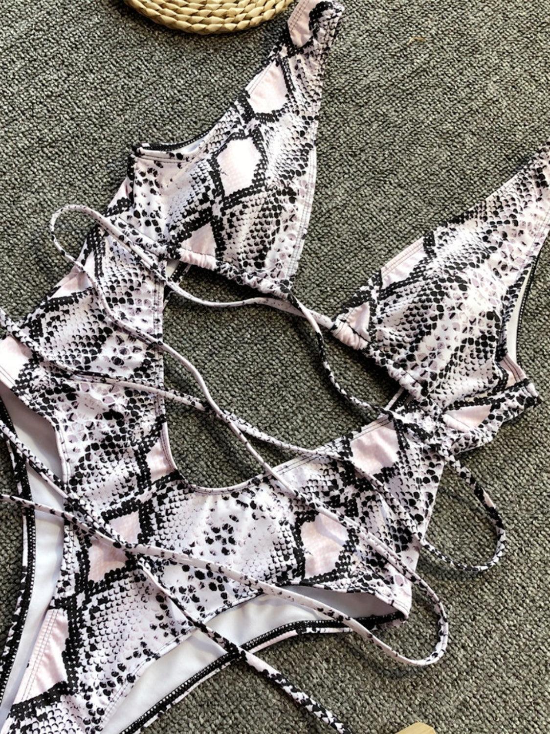 Maillot de bain une pièce à lacets et dos nu
