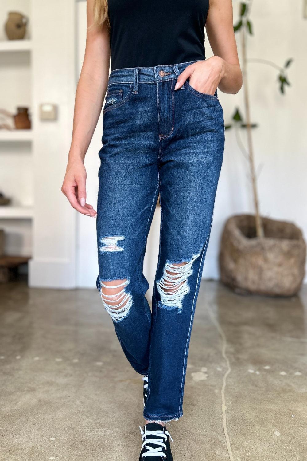Jean droit taille haute rigide Judy Blue à effet destroy
