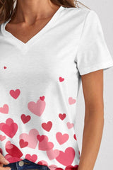 T-shirt à manches courtes et col en V avec motif cœur