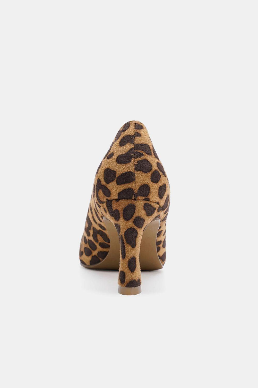 Escarpins à bout pointu en simili-suède motif léopard de Beast Fashion