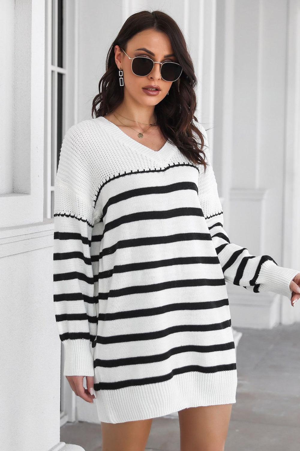 Robe pull rayée à col en V et épaules tombantes