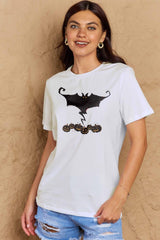 T-shirt en coton à imprimé chauve-souris et citrouille en taille réelle Simply Love