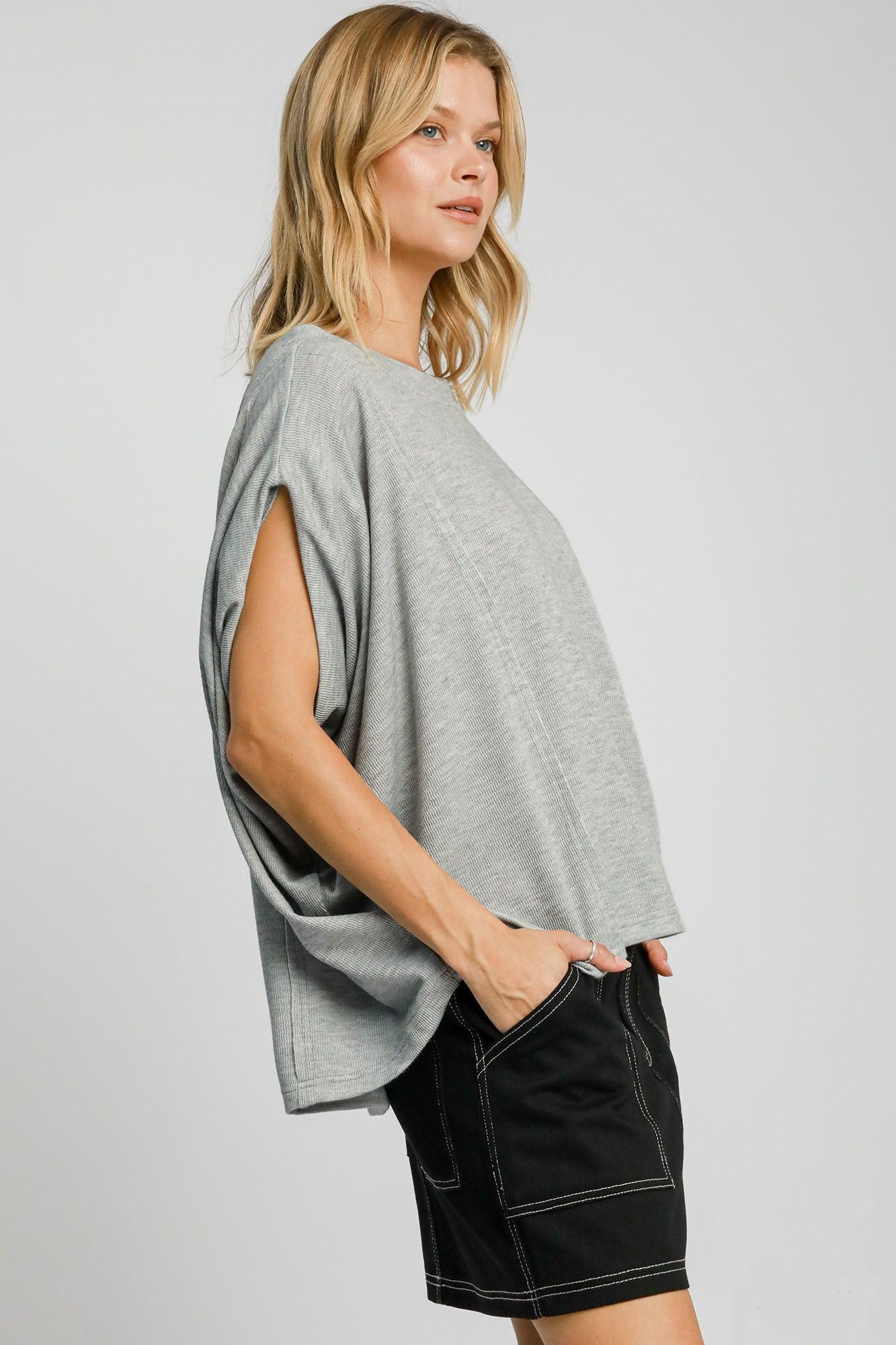Haut en tricot à manches chauve-souris et col rond avec coutures apparentes Umgee