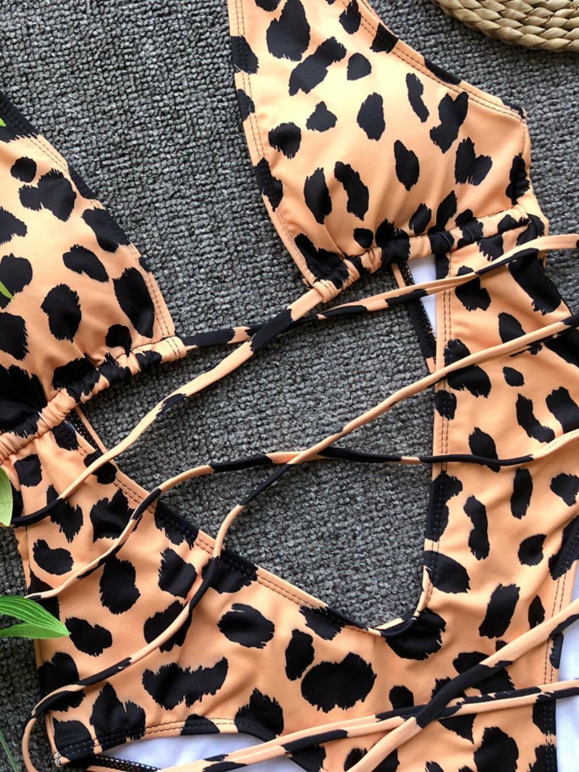 Maillot de bain une pièce à lacets et dos nu