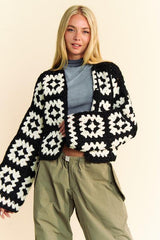 Cardigan ouvert devant carré en crochet à fleurs bicolores de taille standard de Davi &amp; Dani