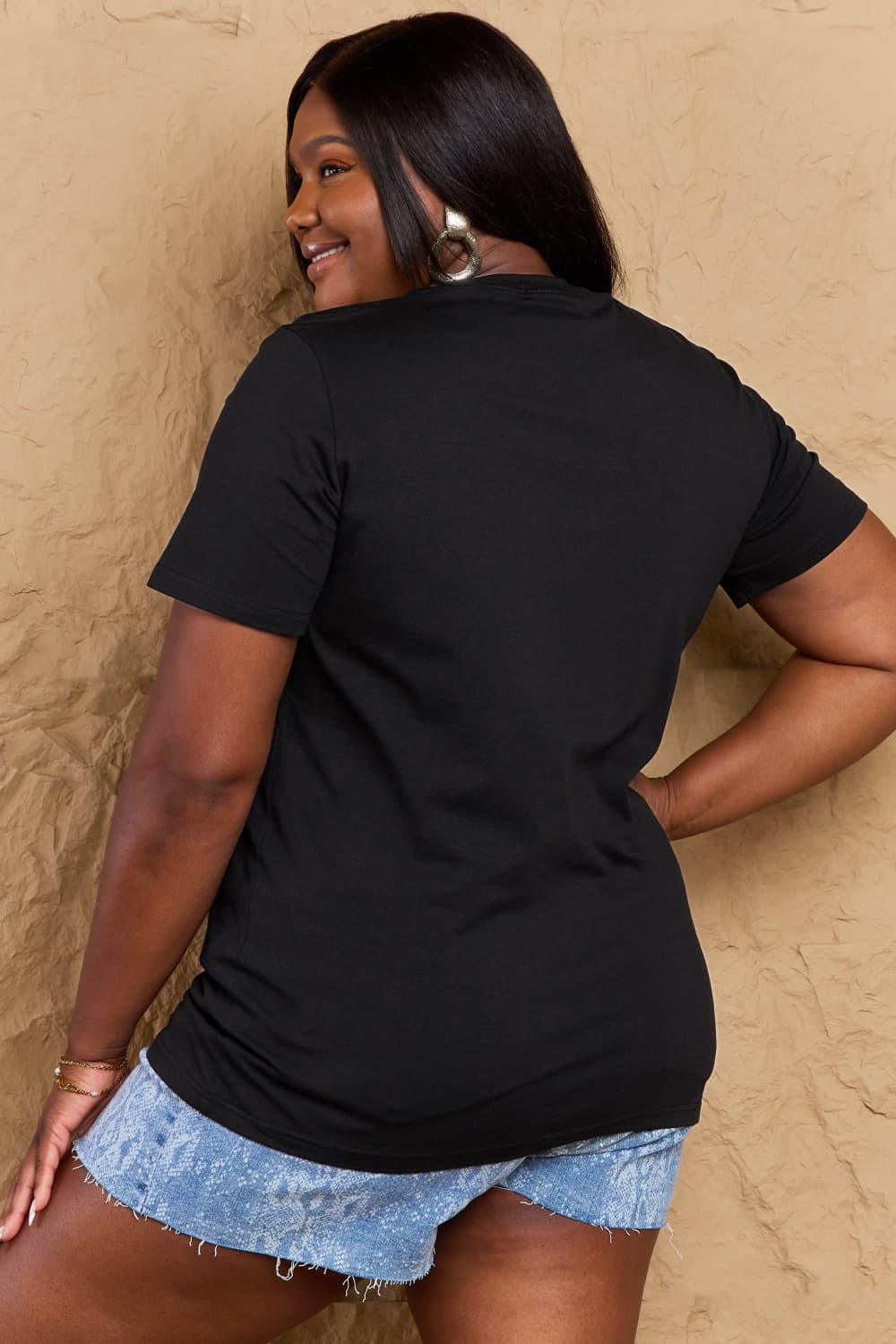 T-shirt graphique en coton à imprimé Halloween en taille réelle Simply Love