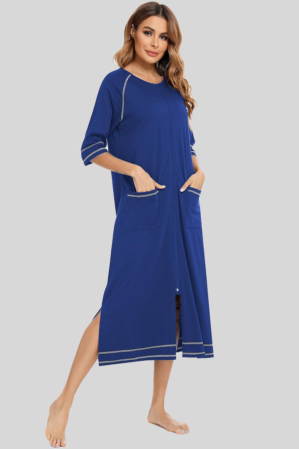 Robe de nuit fendue à col rond avec poches et fermeture éclair