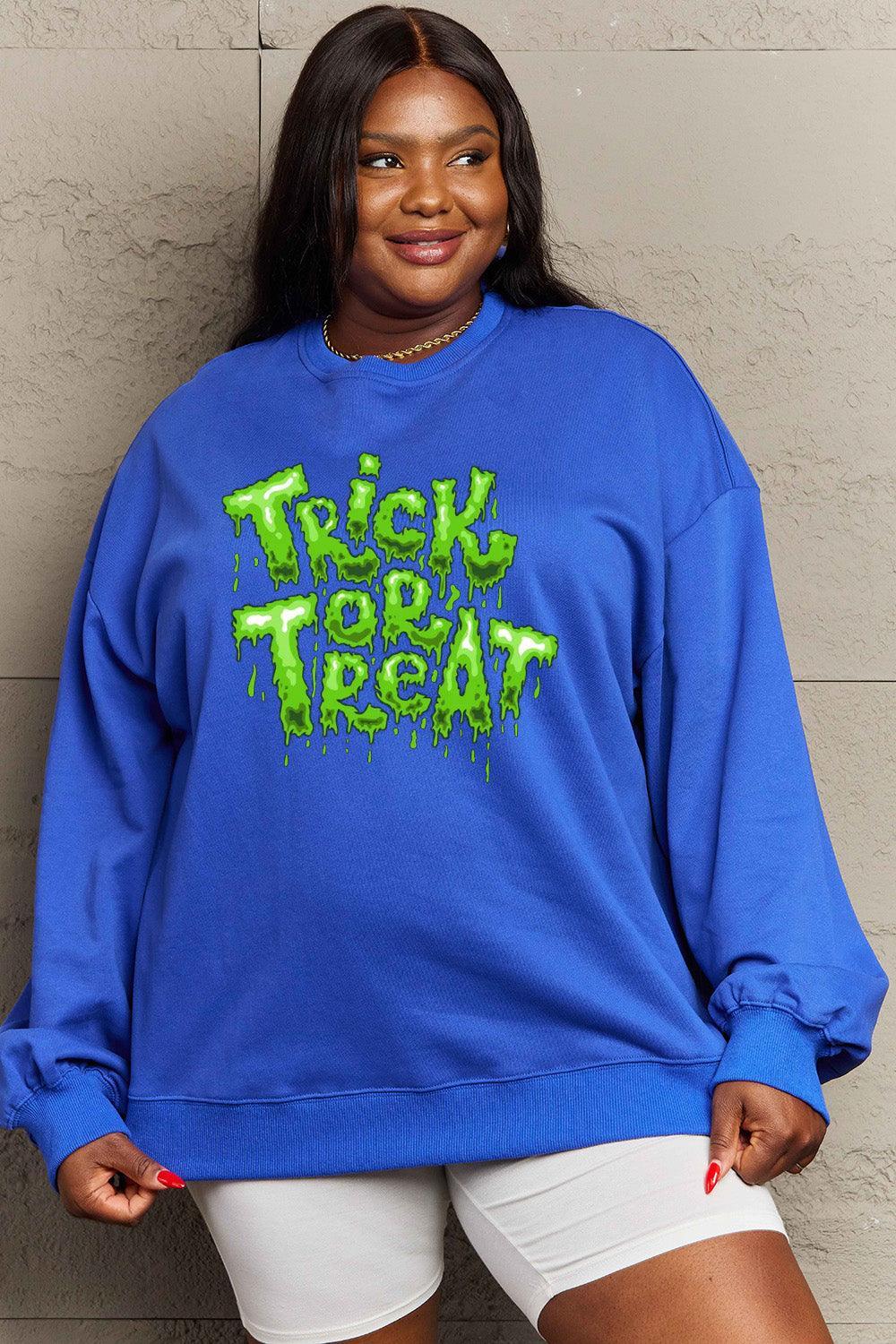 Sweat-shirt graphique Trick or Treat en taille réelle Simply Love