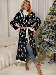 Peignoir à capuche avec ceinture nouée