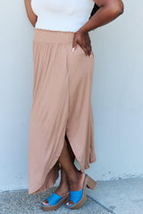 Jupe longue taille haute Doublju Comfort Princess avec ourlet dégagé en beige