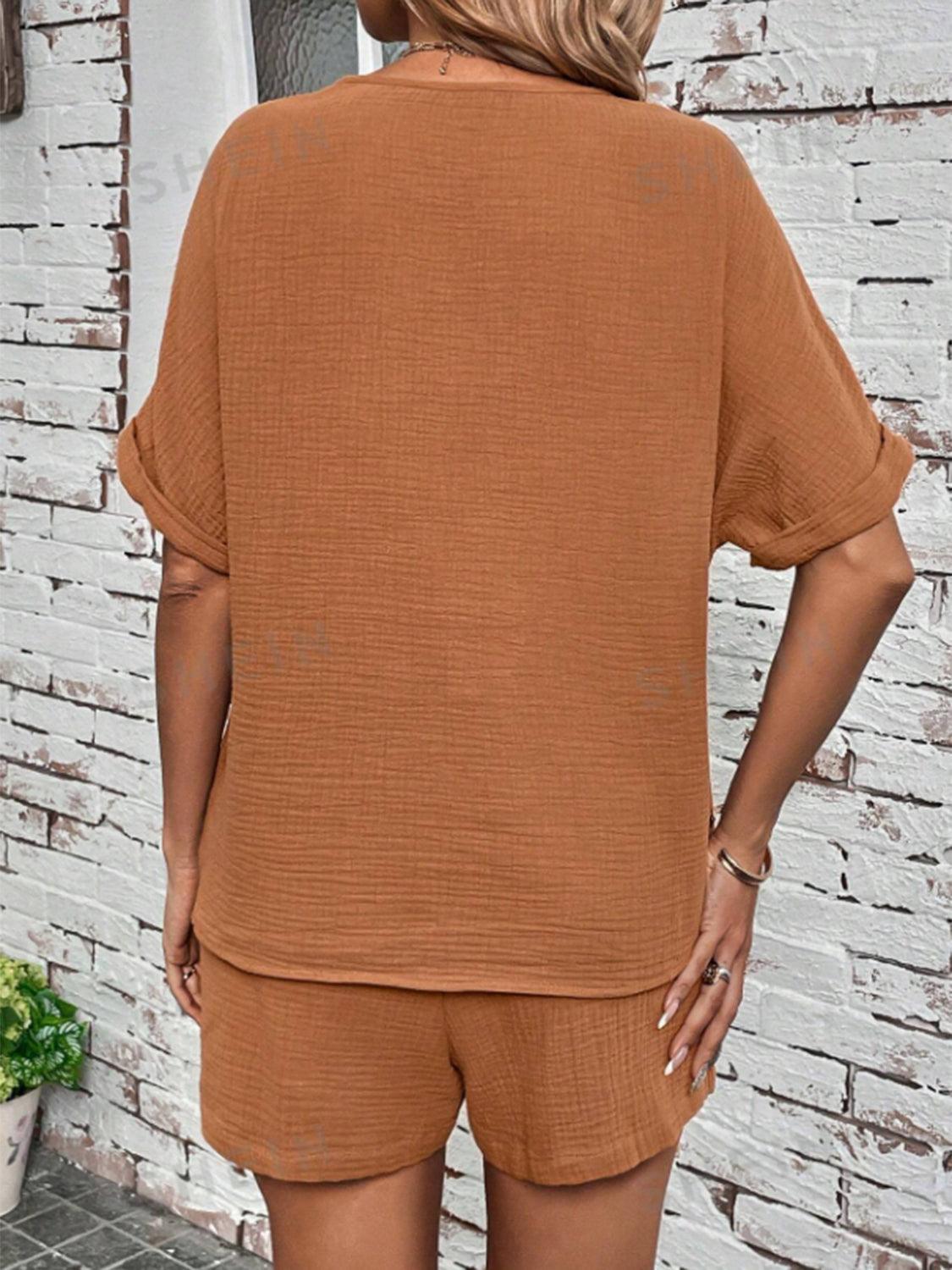 Ensemble haut à manches courtes et short crantés