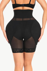 Short moulant respirant avec bordure en dentelle