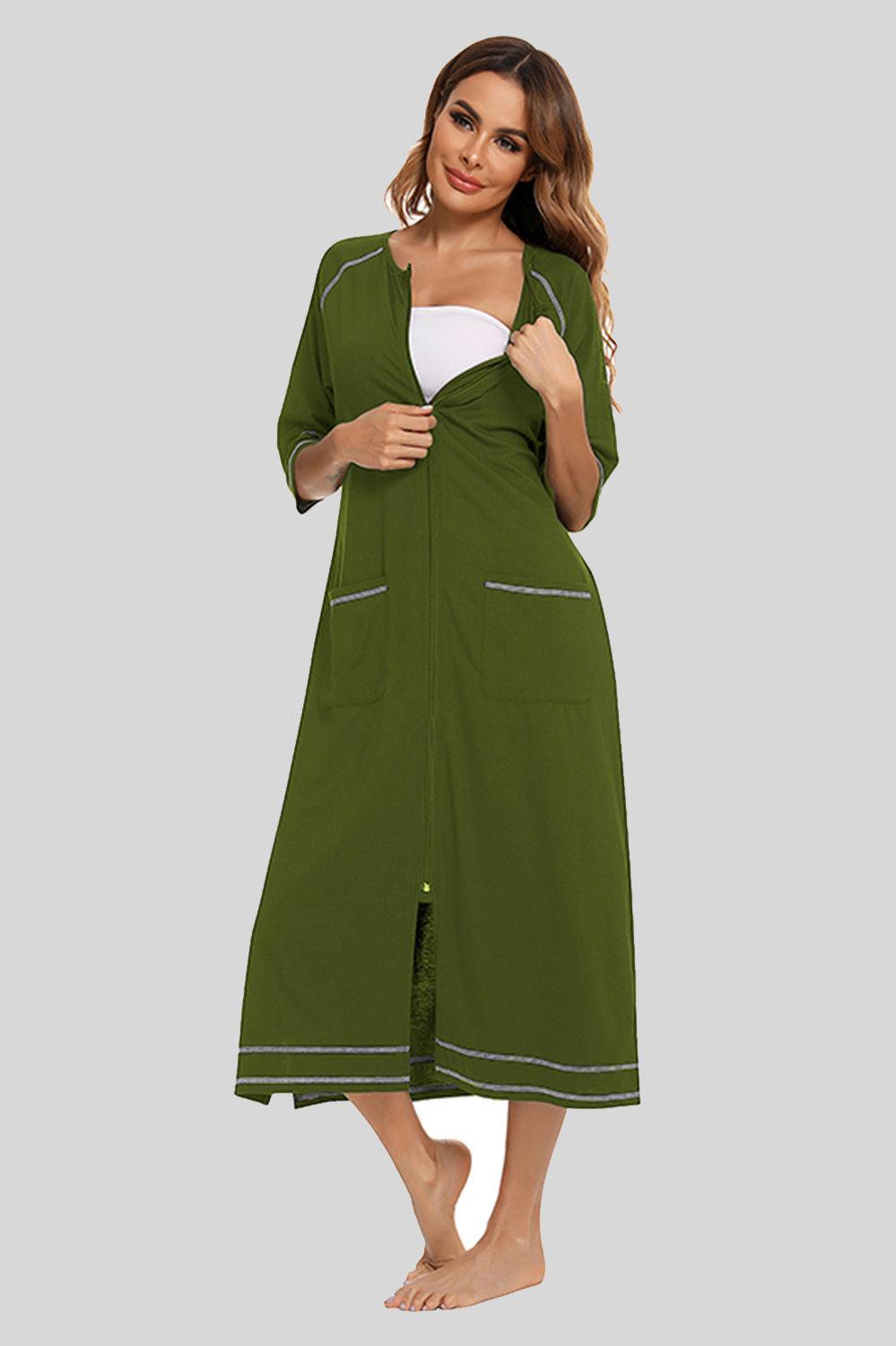 Robe de nuit fendue à col rond avec poches et fermeture éclair