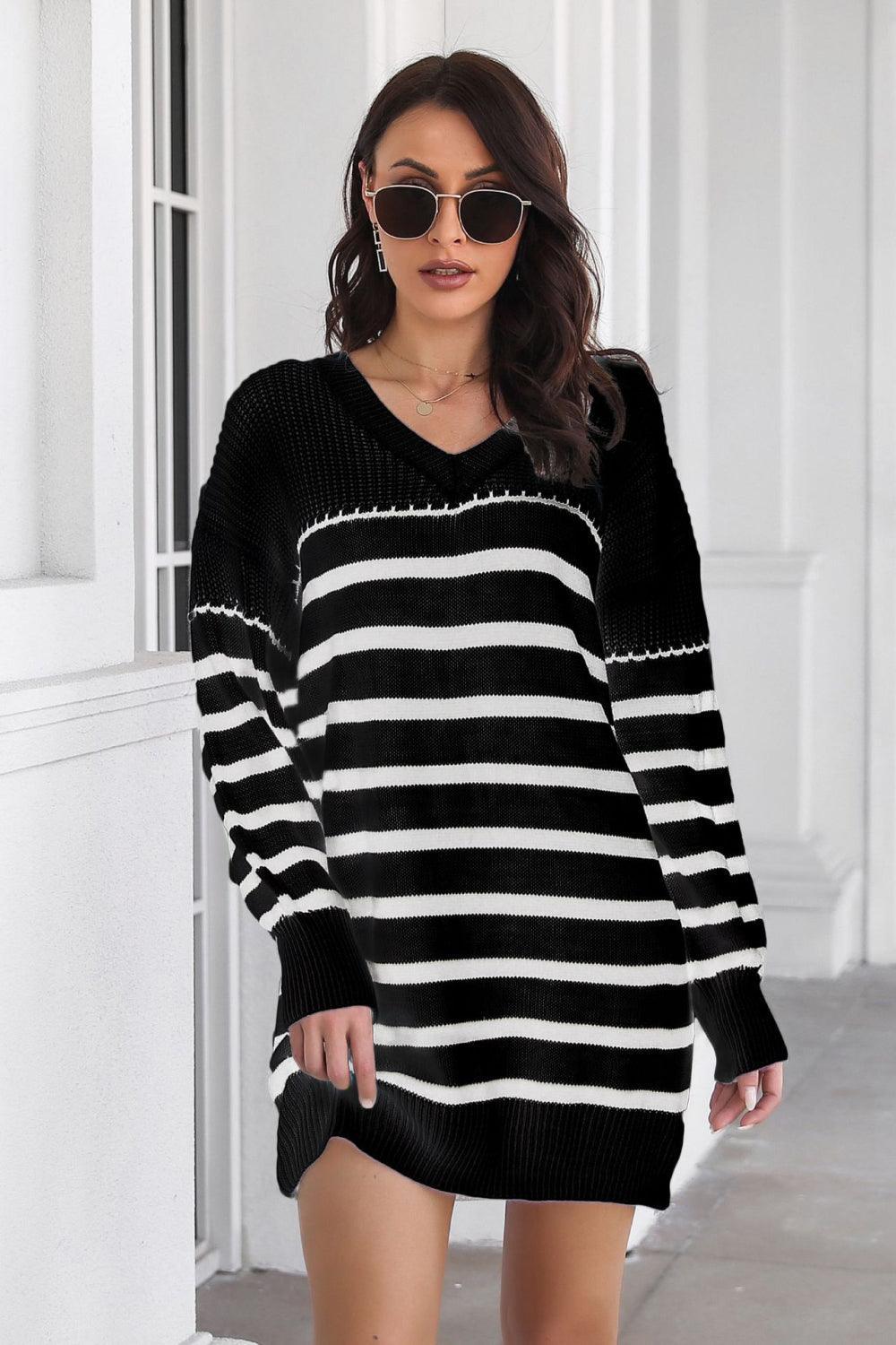 Robe pull rayée à col en V et épaules tombantes