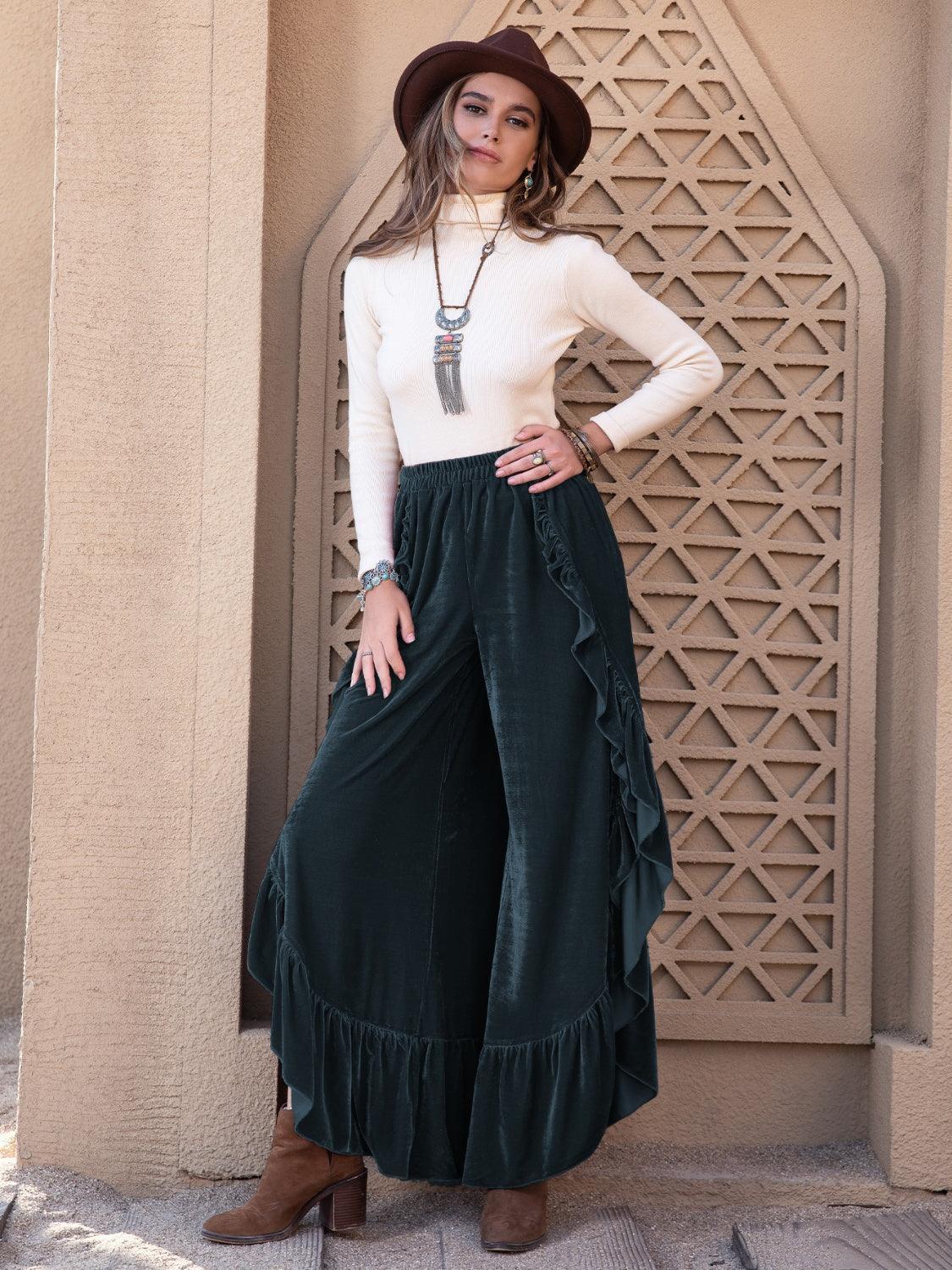 Pantalon large fendu à bordure volantée