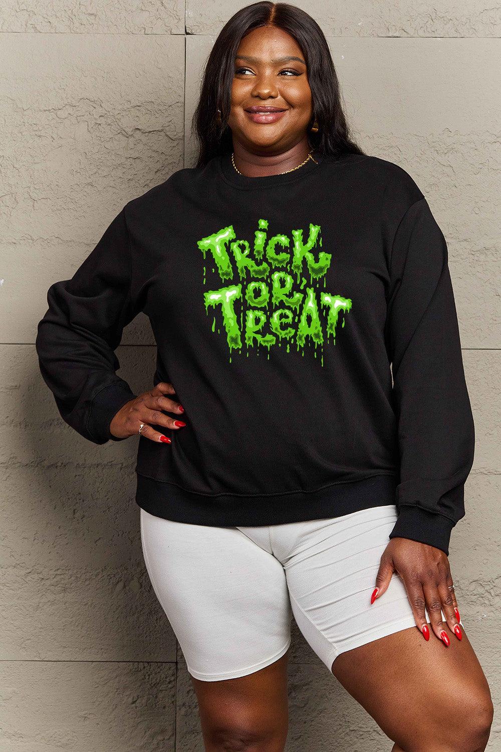 Sweat-shirt graphique Trick or Treat en taille réelle Simply Love