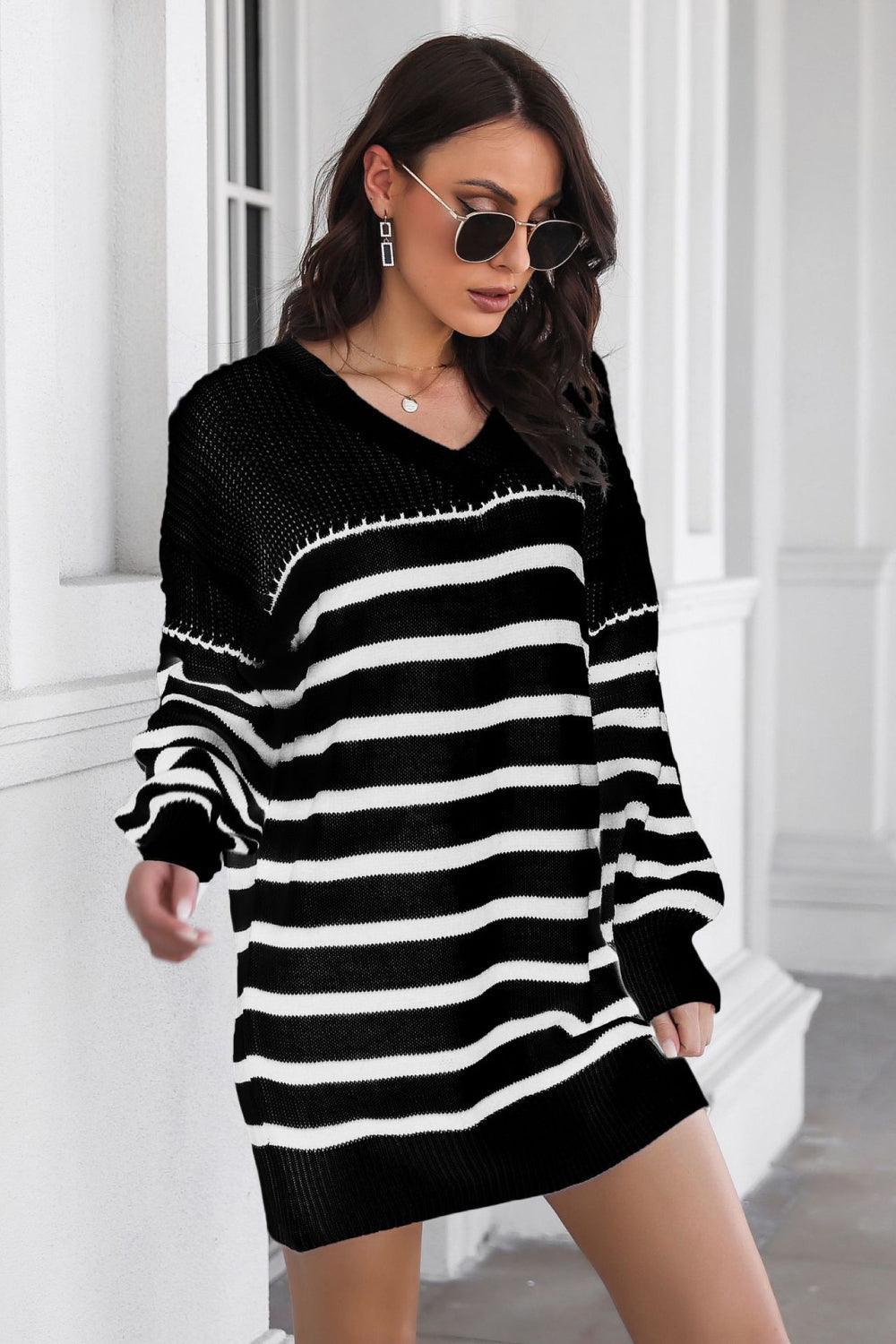 Robe pull rayée à col en V et épaules tombantes
