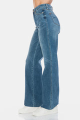 Jean droit taille haute Judy Blue à ourlet brut et coupe gainante