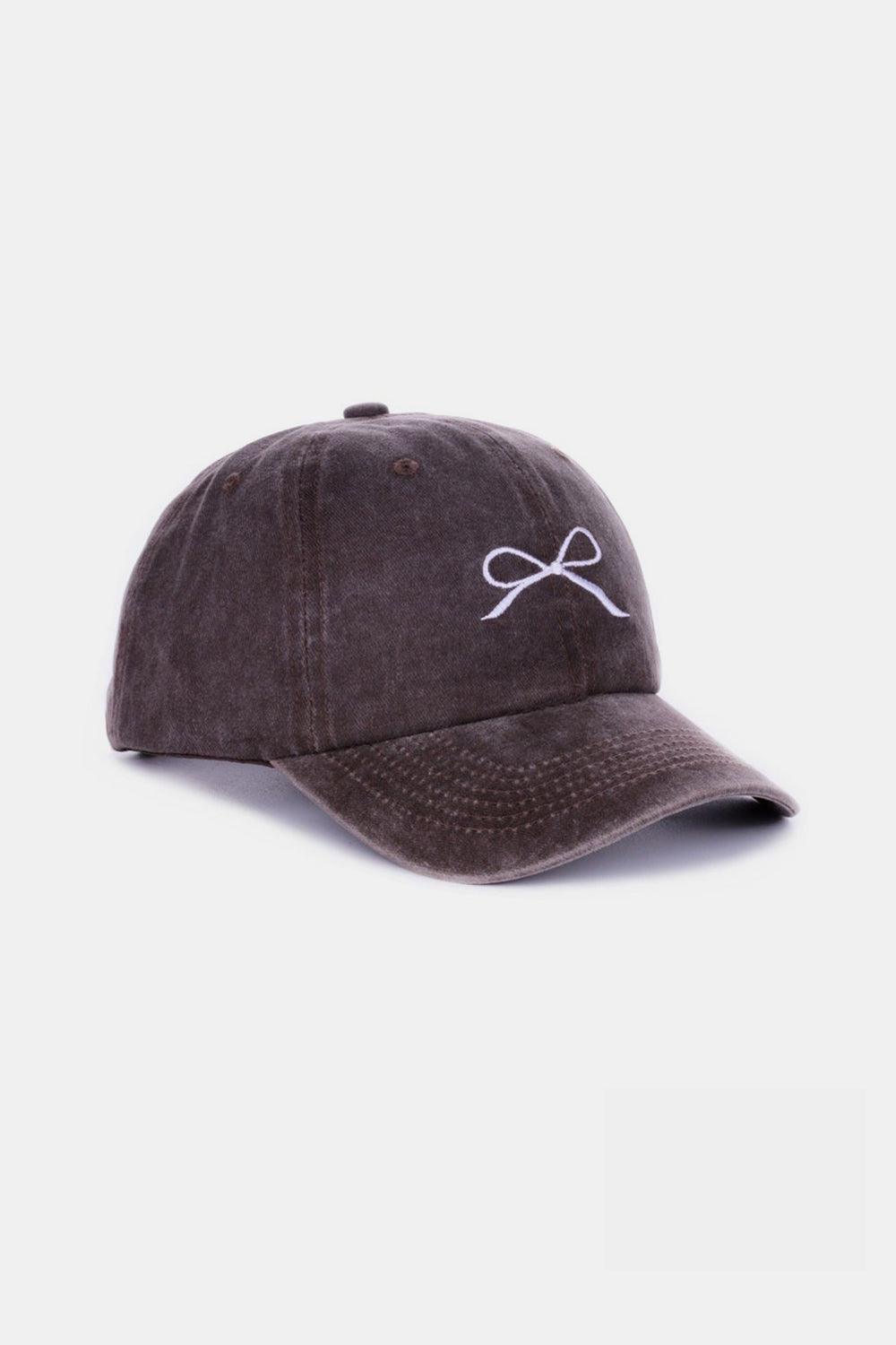 Casquettes en coton délavé brodées avec nœud Zenana