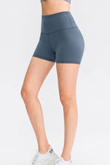 Short de sport à ceinture large