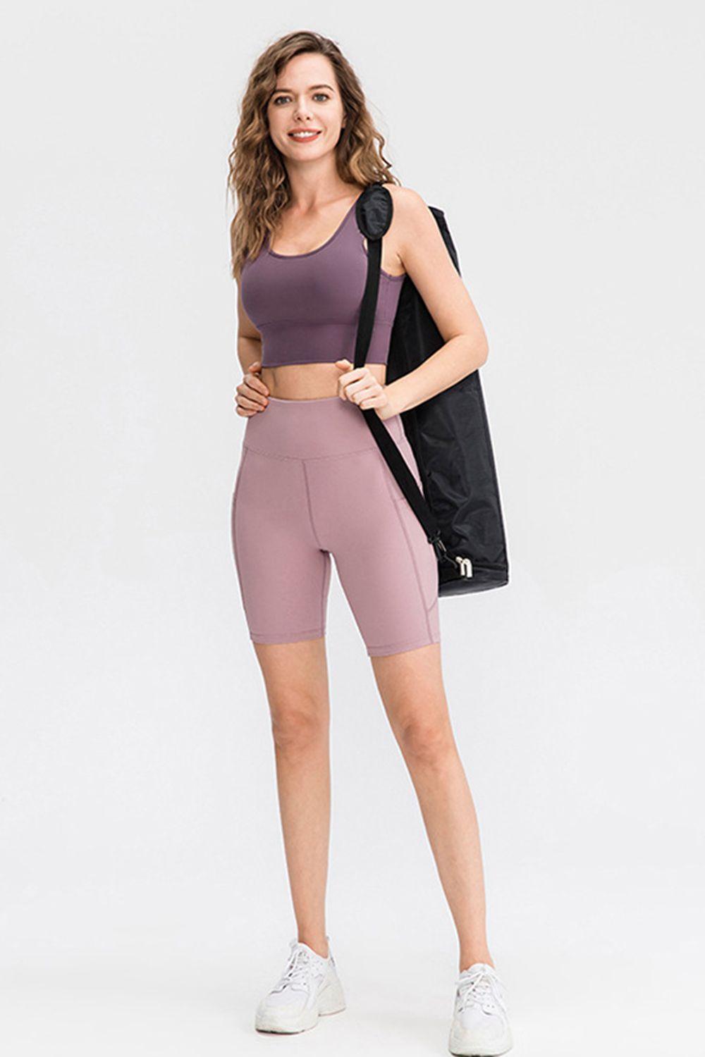 Short de sport à taille large avec poches