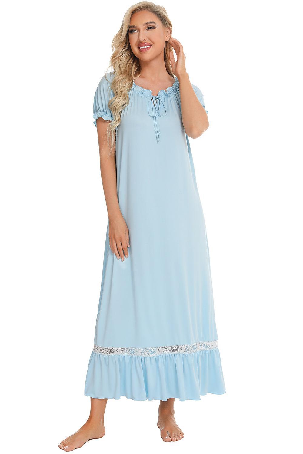 Robe de détente à manches courtes avec détails en dentelle