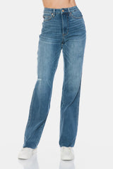 Jean droit taille haute Judy Blue à ourlet brut et coupe gainante